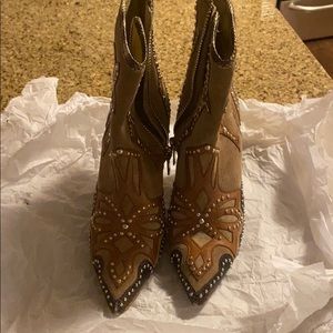 Donald J Pliner Booties